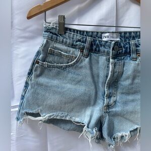 Short ZARA denim, size EU 38 . US 6.